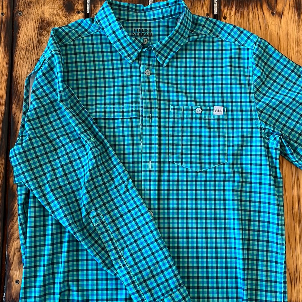 Men’s L Field and Stream Button Down shirt.